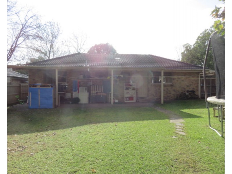 17 Andrew Street, Mooroolbark VIC 3138