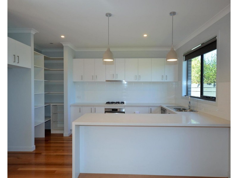 2A Akima Terrace, Mooroolbark VIC 3138