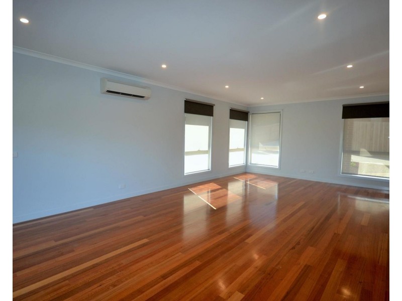 2A Akima Terrace, Mooroolbark VIC 3138