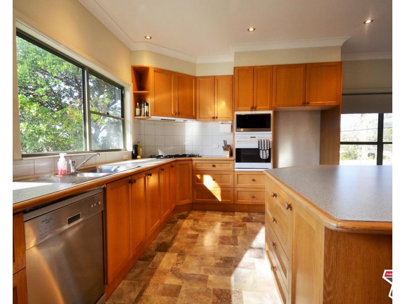 2 Summit Court, Mooroolbark VIC 3138