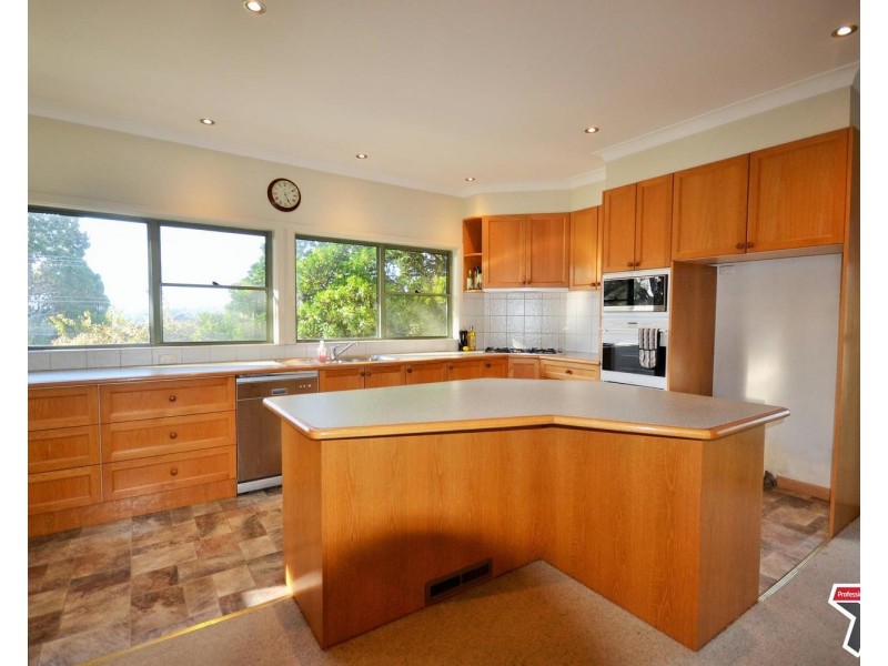 2 Summit Court, Mooroolbark VIC 3138