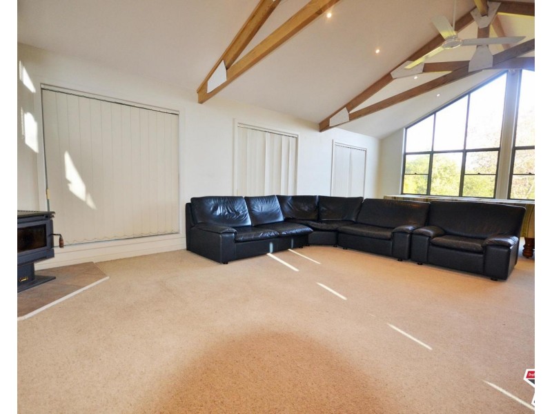 2 Summit Court, Mooroolbark VIC 3138