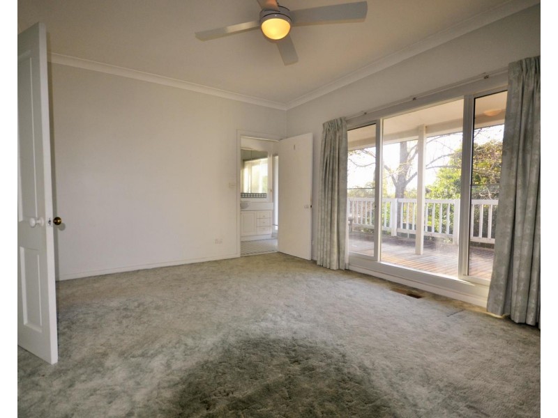 2 Summit Court, Mooroolbark VIC 3138
