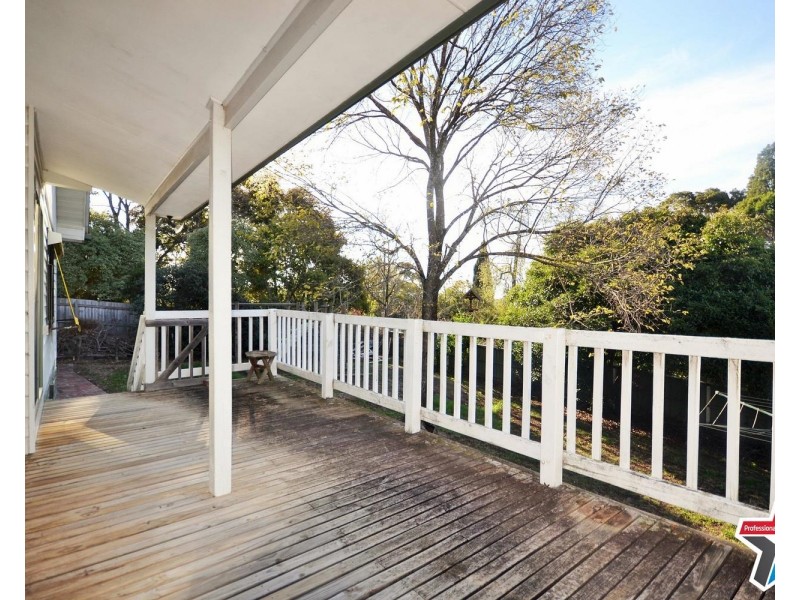 2 Summit Court, Mooroolbark VIC 3138