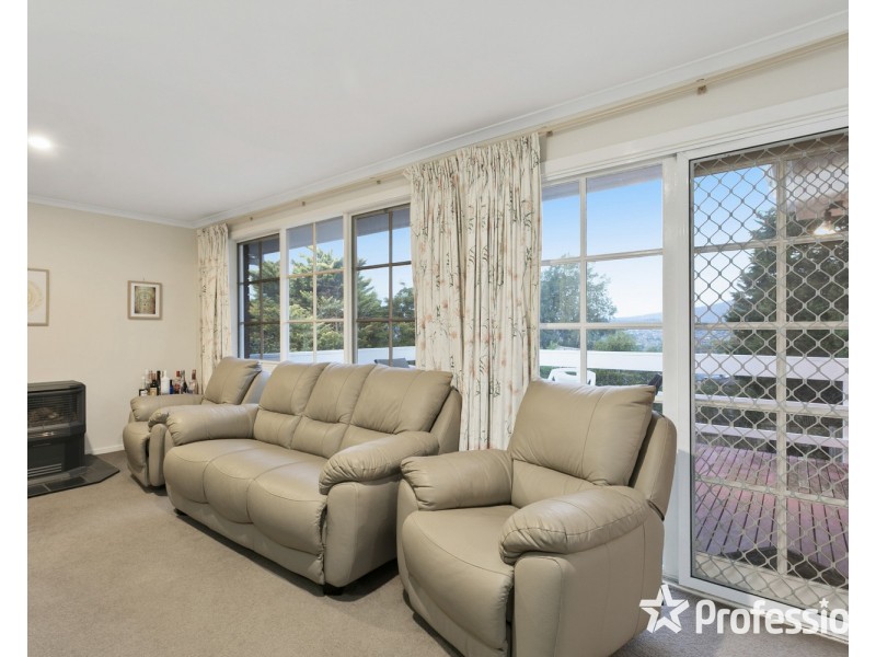 2 Gould Place, Mooroolbark VIC 3138