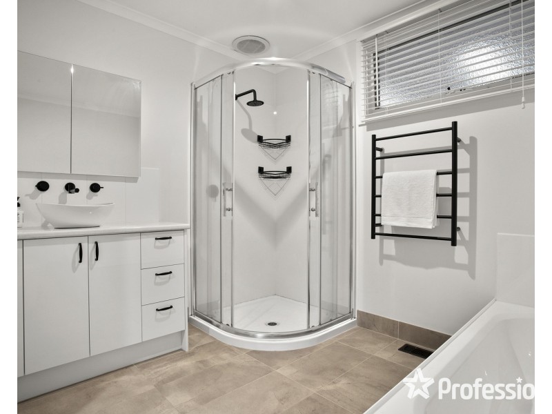 113 Manchester Road, Mooroolbark VIC 3138