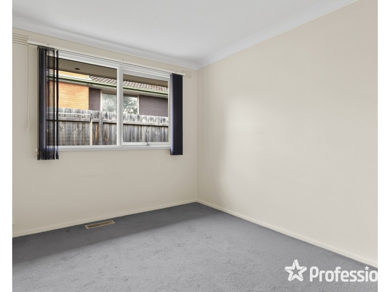 51 Longfellow Avenue, Mooroolbark VIC 3138