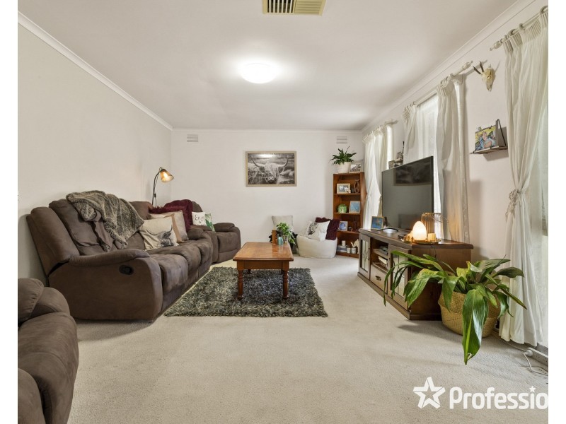 123 Colchester Road, Kilsyth VIC 3137