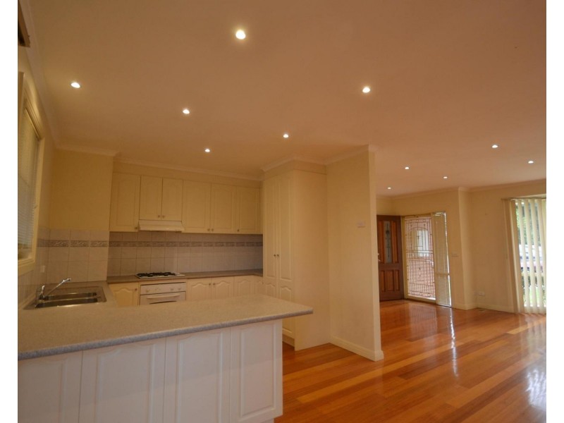 2/4 Cullis Parade, Bayswater VIC 3153