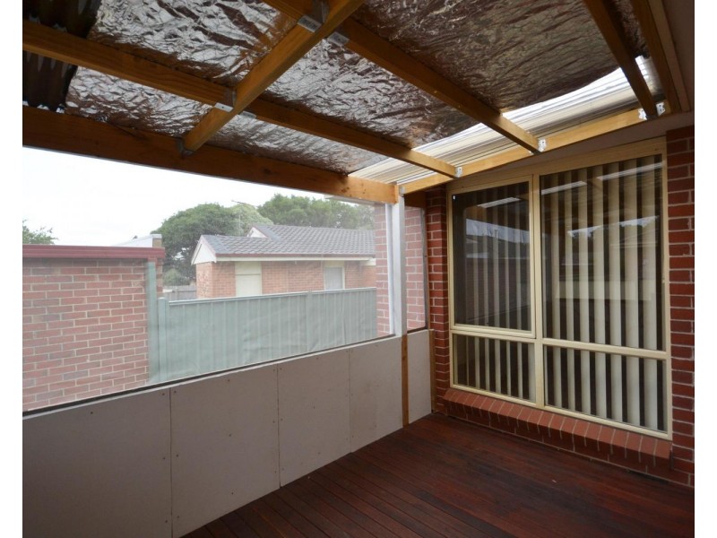 2/4 Cullis Parade, Bayswater VIC 3153