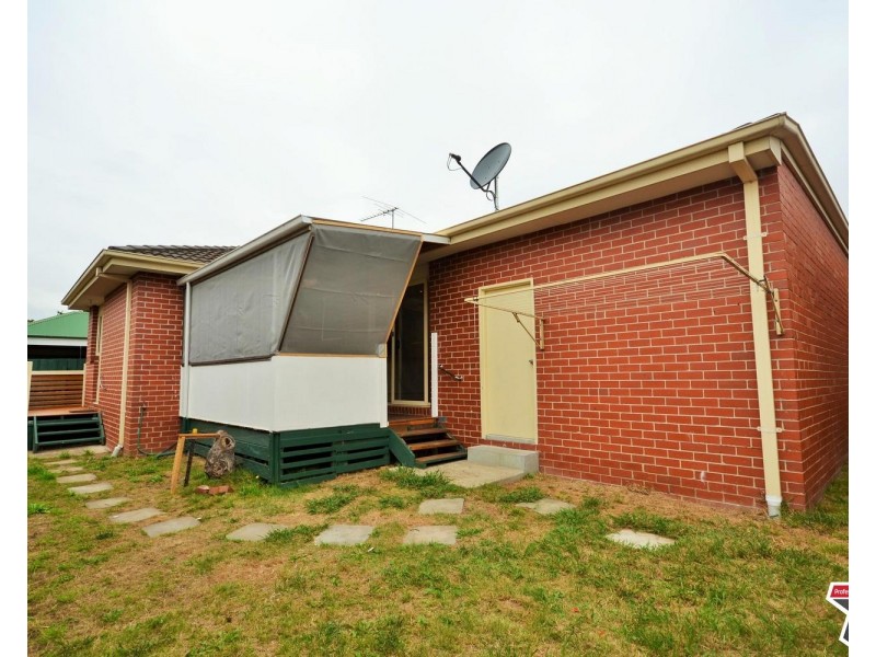 2/4 Cullis Parade, Bayswater VIC 3153
