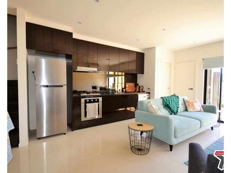 63 Belsay Chase, Chirnside Park VIC 3116