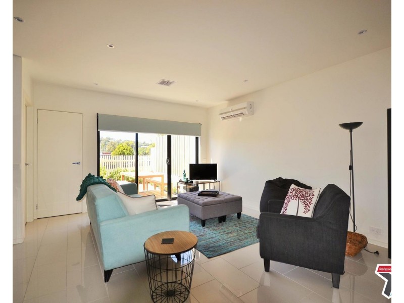 63 Belsay Chase, Chirnside Park VIC 3116