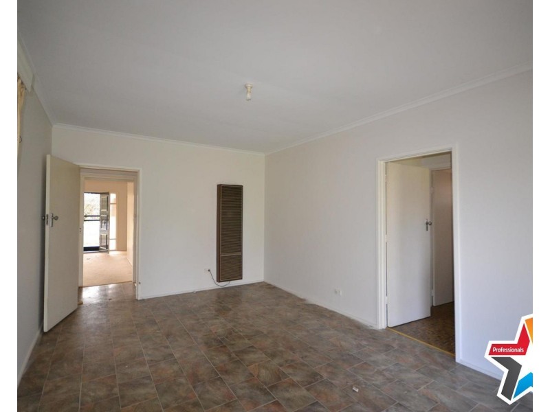 14 Charles Street, Mooroolbark VIC 3138