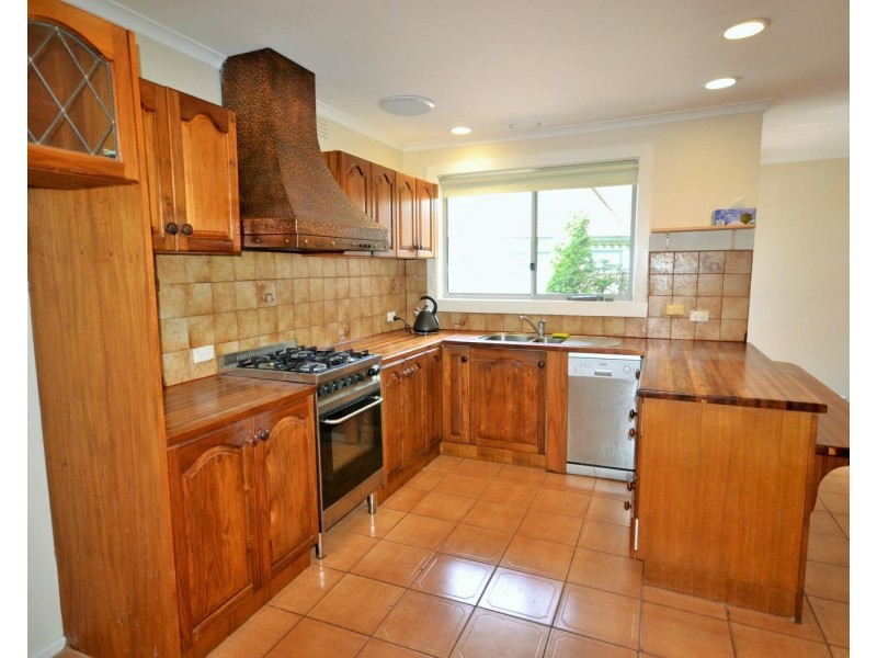 11 Lightwood Drive, Ferntree Gully VIC 3156