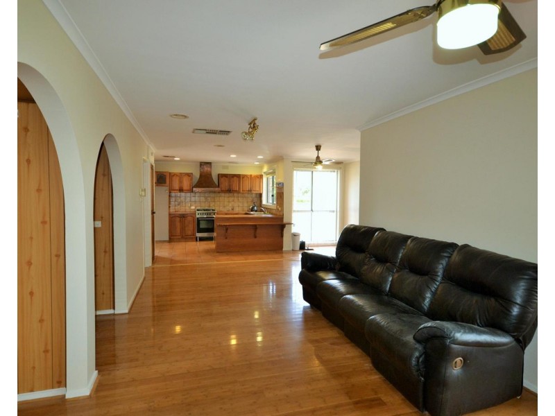 11 Lightwood Drive, Ferntree Gully VIC 3156