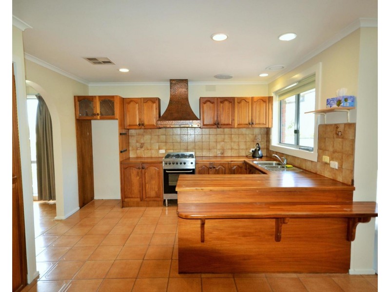 11 Lightwood Drive, Ferntree Gully VIC 3156