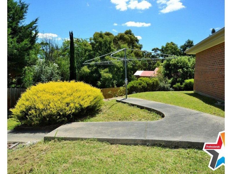 34 Kirkford Drive, Mooroolbark VIC 3138