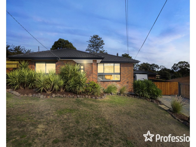 8 Barbara Court, Mooroolbark VIC 3138