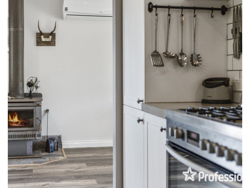 8 Barbara Court, Mooroolbark VIC 3138