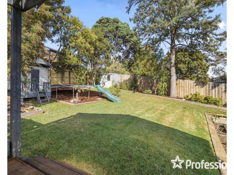 8 Barbara Court, Mooroolbark VIC 3138