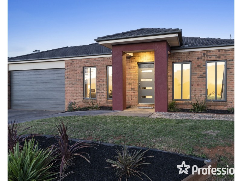 2 Sirocco Court, Wandin North VIC 3139