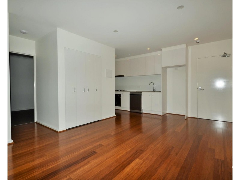 102/18 Myrtle Street, Bayswater VIC 3153