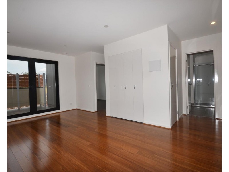 102/18 Myrtle Street, Bayswater VIC 3153