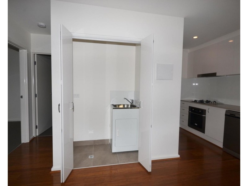 102/18 Myrtle Street, Bayswater VIC 3153