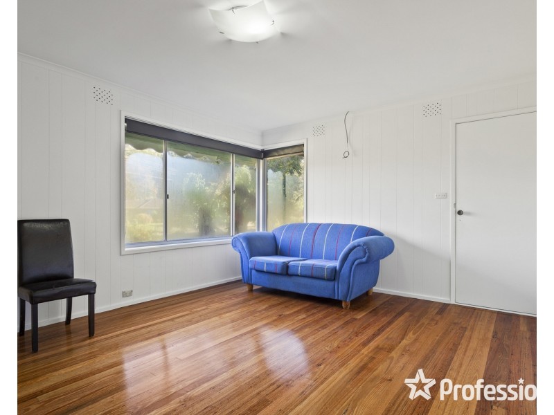 43 Croydondale Drive, Mooroolbark VIC 3138