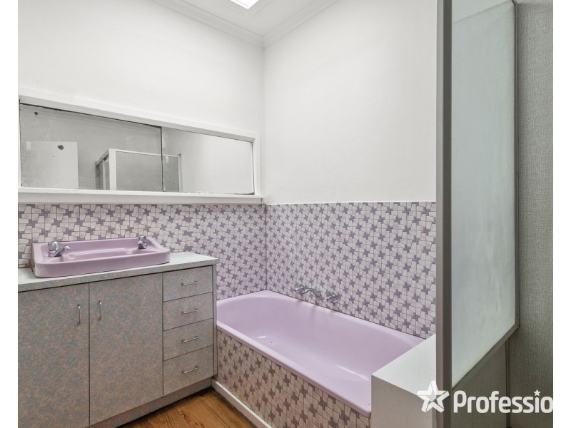 43 Croydondale Drive, Mooroolbark VIC 3138