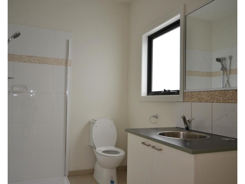 43 Liverpool Road, Kilsyth VIC 3137