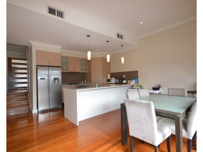 2/6 Bridges Avenue, Mooroolbark VIC 3138