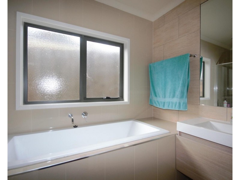 2/6 Bridges Avenue, Mooroolbark VIC 3138