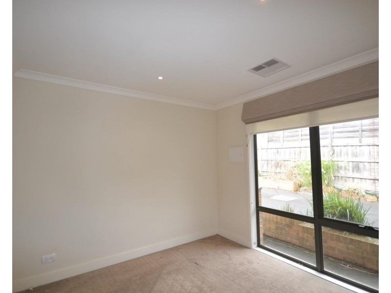 2/6 Bridges Avenue, Mooroolbark VIC 3138