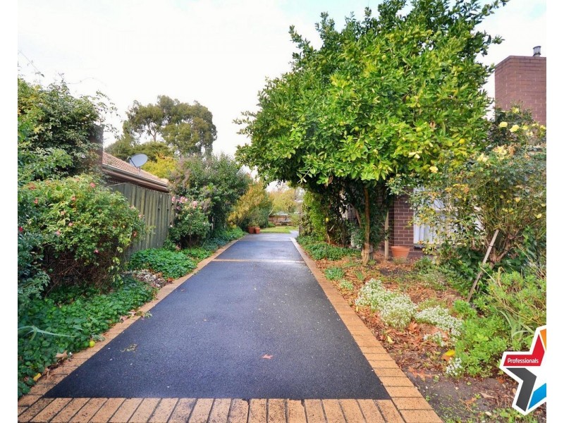 37 Bambra Street, Croydon VIC 3136