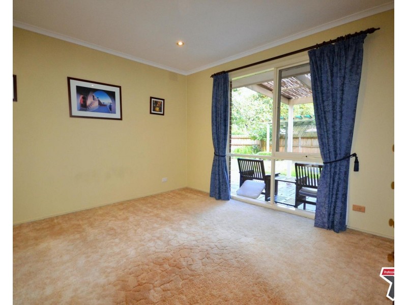 37 Bambra Street, Croydon VIC 3136