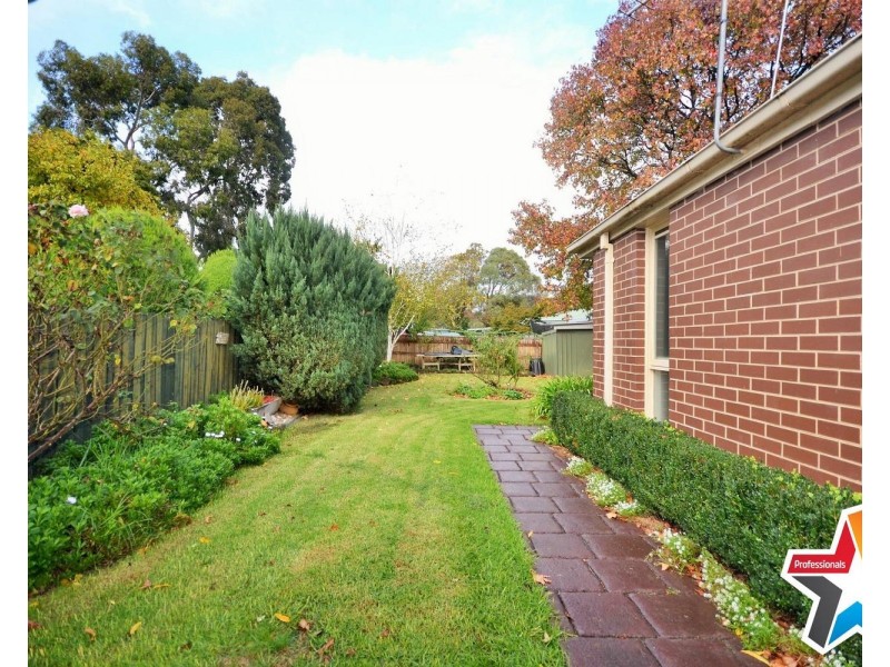 37 Bambra Street, Croydon VIC 3136