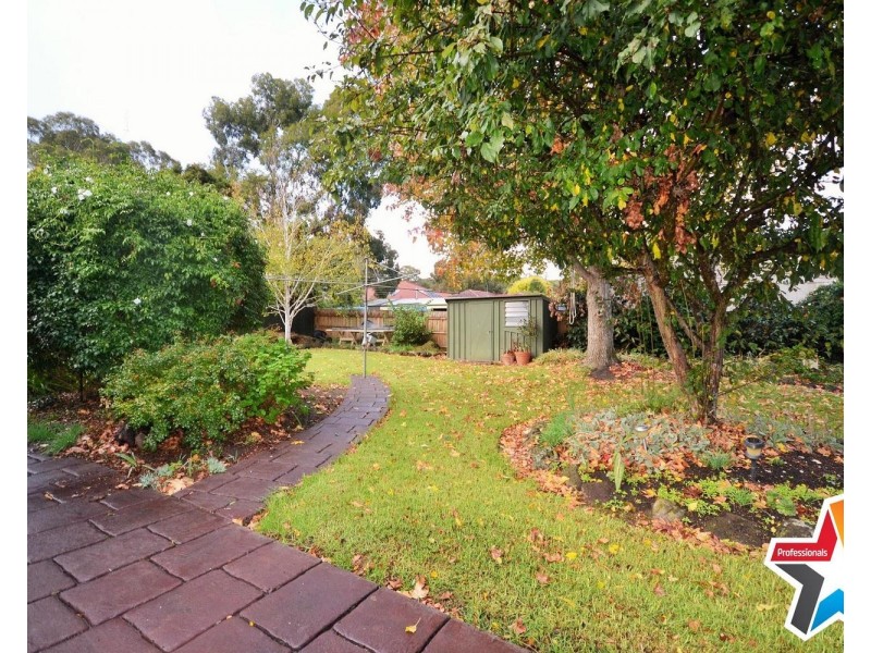 37 Bambra Street, Croydon VIC 3136