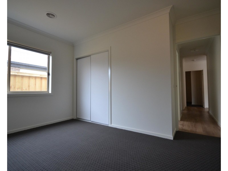 42 Sherwood Road, Chirnside Park VIC 3116