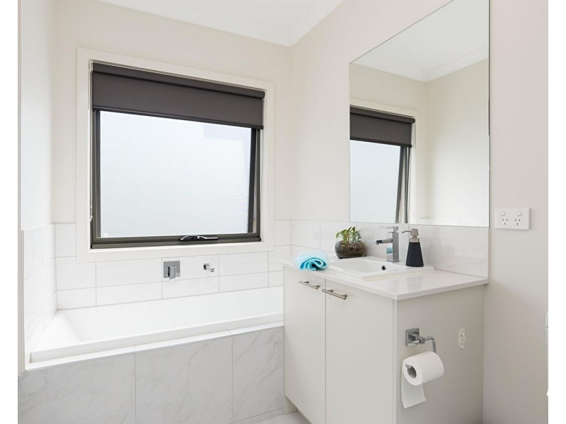 18 Primary Street, Mooroolbark VIC 3138