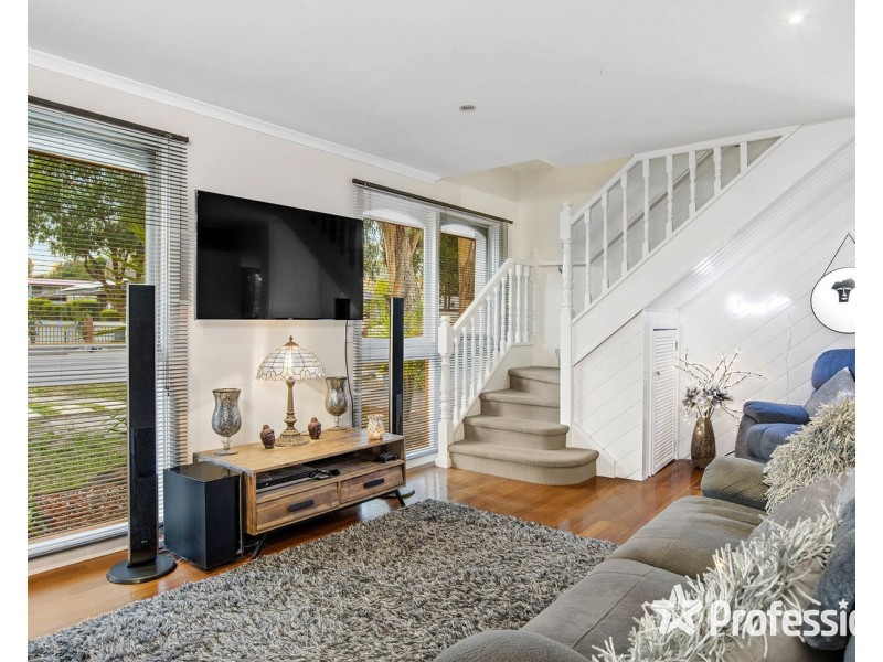 9 Landstrom Quadrant, Kilsyth VIC 3137