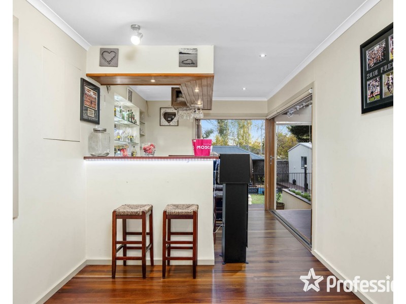 9 Landstrom Quadrant, Kilsyth VIC 3137