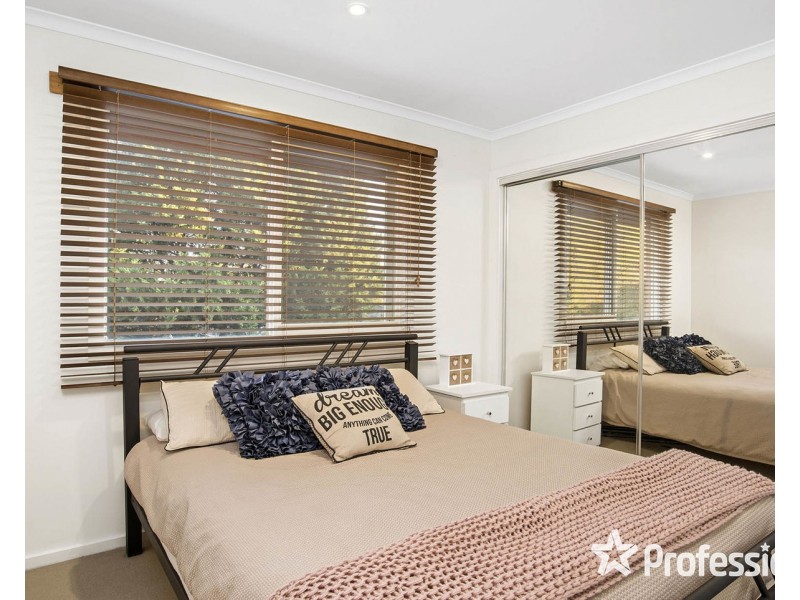 9 Landstrom Quadrant, Kilsyth VIC 3137