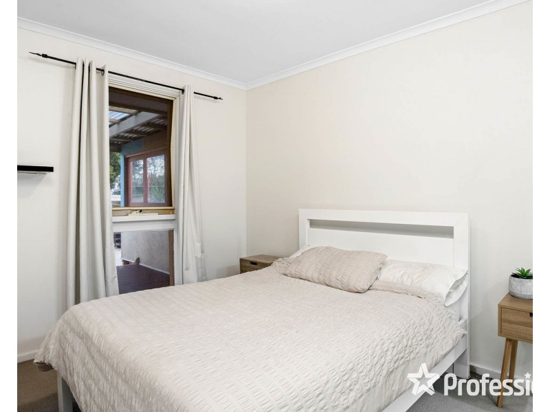 9 Landstrom Quadrant, Kilsyth VIC 3137