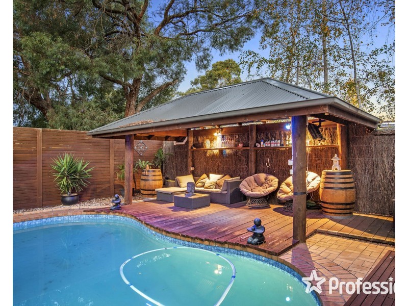 9 Landstrom Quadrant, Kilsyth VIC 3137