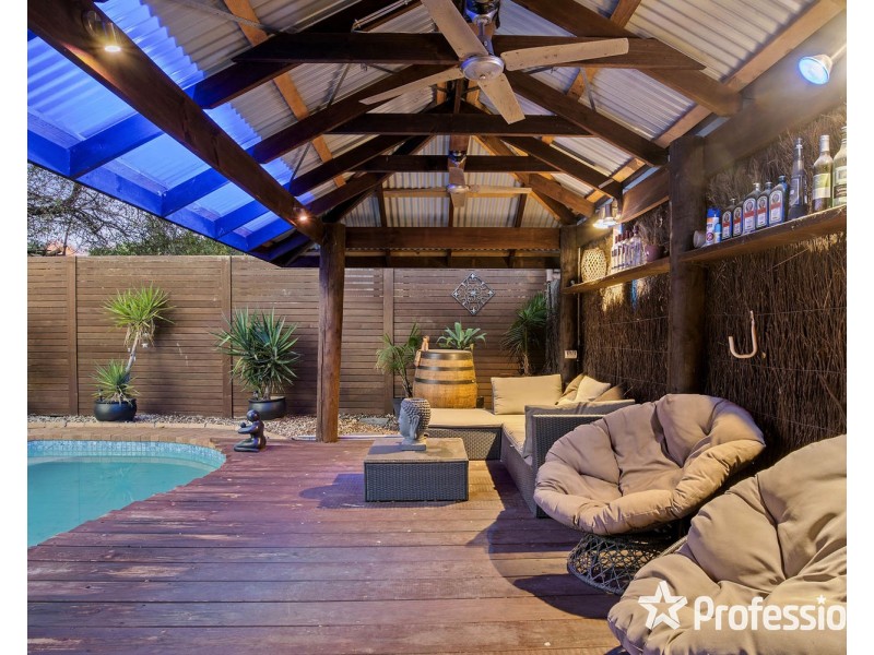 9 Landstrom Quadrant, Kilsyth VIC 3137