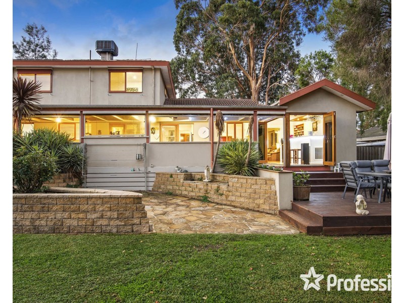 9 Landstrom Quadrant, Kilsyth VIC 3137