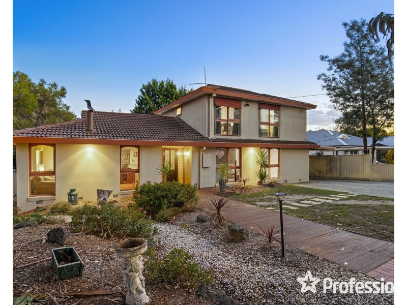 9 Landstrom Quadrant, Kilsyth VIC 3137