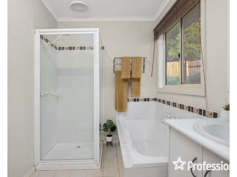 4 Valencia Road, Lilydale VIC 3140